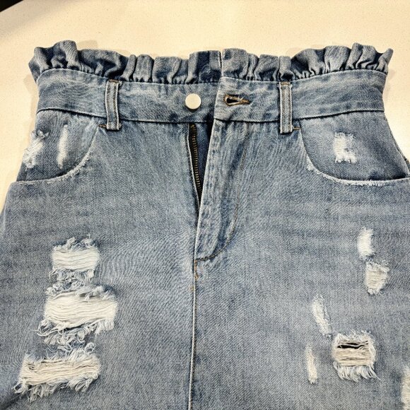 Hayden Light denim mini skirt, ruffled waist, frayed Hemline, Vintage Vibe Small - Picture 9 of 9